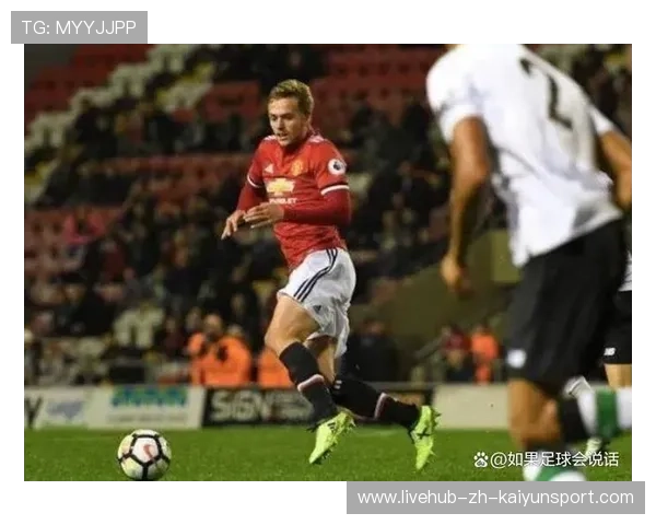 退役与重生：那些离开球场后重返足球圈的人